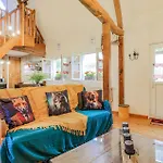 1 Bedroom Lovely In
